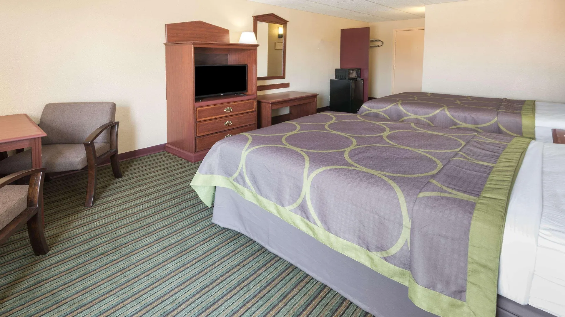 Super 8 By Wyndham Columbus Hotel