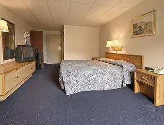 Super 8 By Wyndham Columbus Hotel