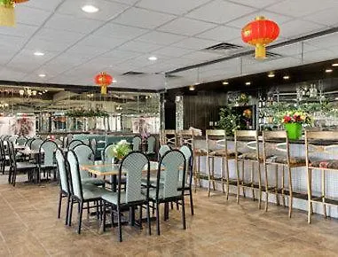 Super 8 By Wyndham Columbus Hotel