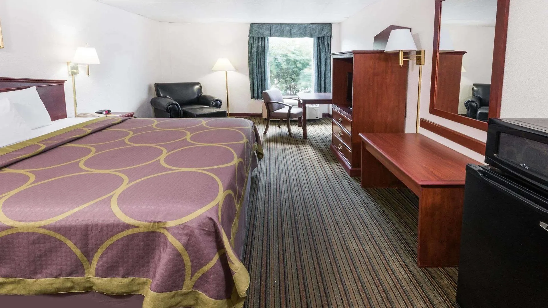 Super 8 By Wyndham Columbus Hotel